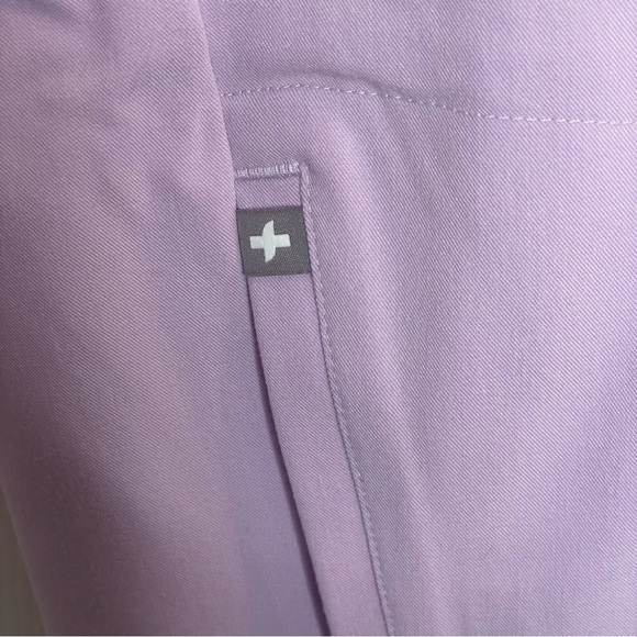 Figs Rafaela Oversized Scrub Top 3 Pocket Healthcare in Lavender Purple 4XL - Picture 8 of 11